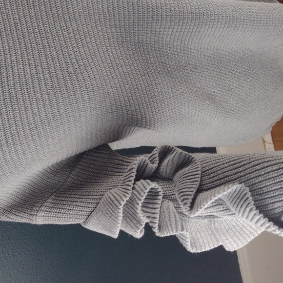 B Sharp Ruffle sleeve sweater - Picture 4 of 4